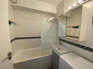Appartement La Tania, 2 pièces, 5 personnes - FR-1-513-54