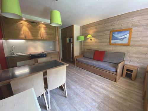 Appartement La Tania, 2 pièces, 5 personnes - FR-1-513-78