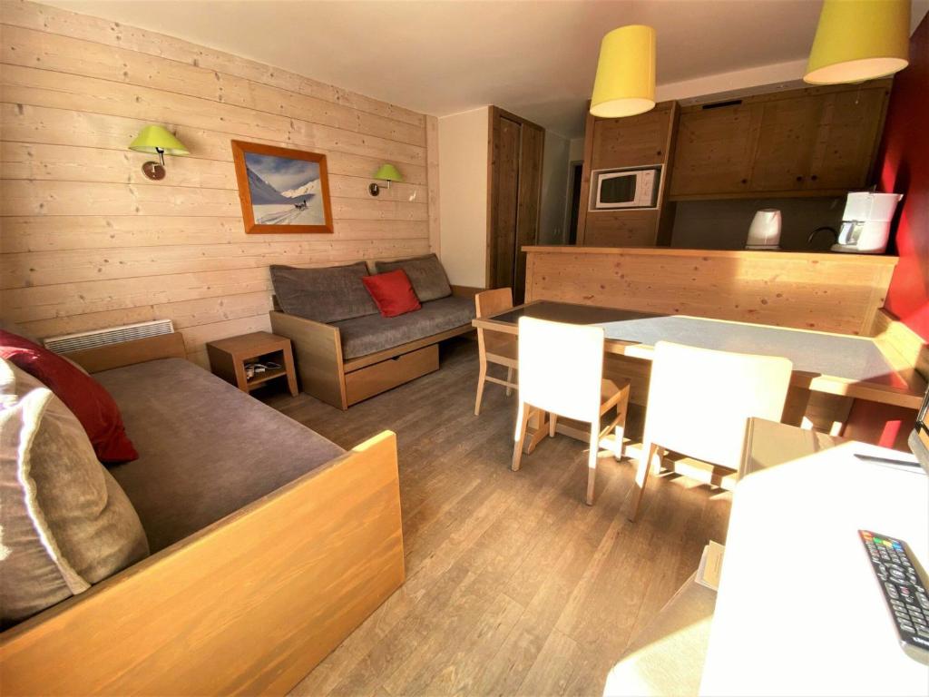 Appartement Appartement La Tania, 3 pièces, 7 personnes - FR-1-513-81 Esplanade des Tornets 73120 La Tania