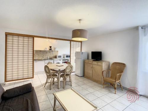 Appartement Lamalou-les-Bains, 2 pièces, 4 personnes - FR-1-451-24
