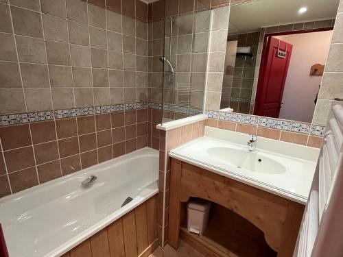 Appartement Lanslebourg-Mont-Cenis, 3 pièces, 6 personnes - FR-1-508-256