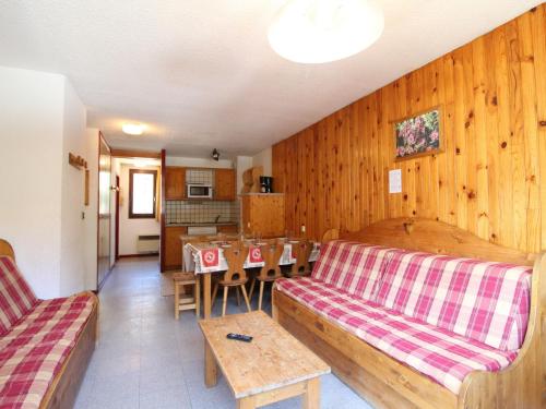 Appartement Lanslebourg-Mont-Cenis, 3 pièces, 7 personnes - FR-1-508-10