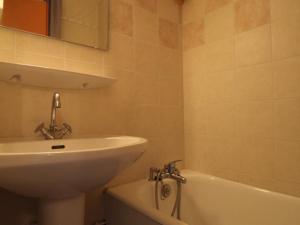 Appartement Lanslevillard, 2 pièces, 4 personnes - FR-1-508-165