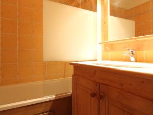 Appartement Lanslevillard, 3 pièces, 6 personnes - FR-1-508-84