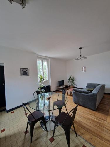 Appartement le 1991 au Coteau.