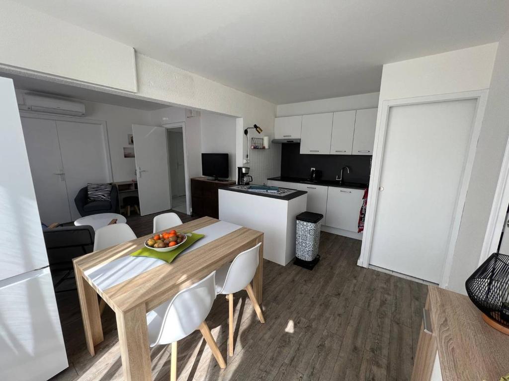 Appartement Appartement Le Barcarès, 3 pièces, 4 personnes - FR-1-81-573 ARGONAUTES N°424 B 424 B Avenue de la Grande Plage 66420 Le Barcarès