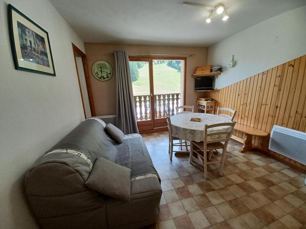 Appartement Appartement Le Biot, 2 pièces, 6 personnes - FR-1-573-106 4757 route du Col 74430 Le Biot