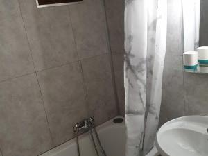 Appartement Le Biot, 2 pièces, 6 personnes - FR-1-573-61