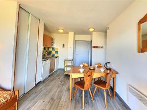 Appartement Le Corbier, 2 pièces, 4 personnes - FR-1-267-208