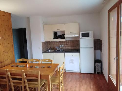 Appartement Le Dévoluy, 4 pièces, 8 personnes - FR-1-504-632