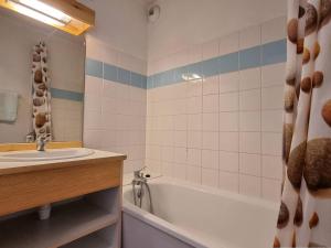 Appartement Le Dévoluy, 4 pièces, 8 personnes - FR-1-525-179