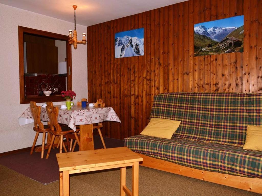 Appartement Le Grand-Bornand, 1 pièce, 4 personnes - FR-1-241-56 Residence Le Charvet - 2Eme Ãtage - 41 Route De L' Oree Du Bois, 74450 Le Grand-Bornand