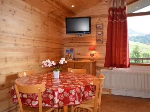 Appartement Le Grand-Bornand, 2 pièces, 5 personnes - FR-1-241-3