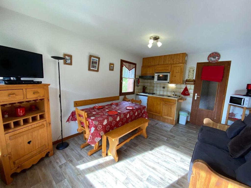 Appartement Le Grand-Bornand, 2 pièces, 6 personnes - FR-1-241-52 Residence Le Champel B - Rdc - 575 Chemin De Suize, 74450 Le Grand-Bornand
