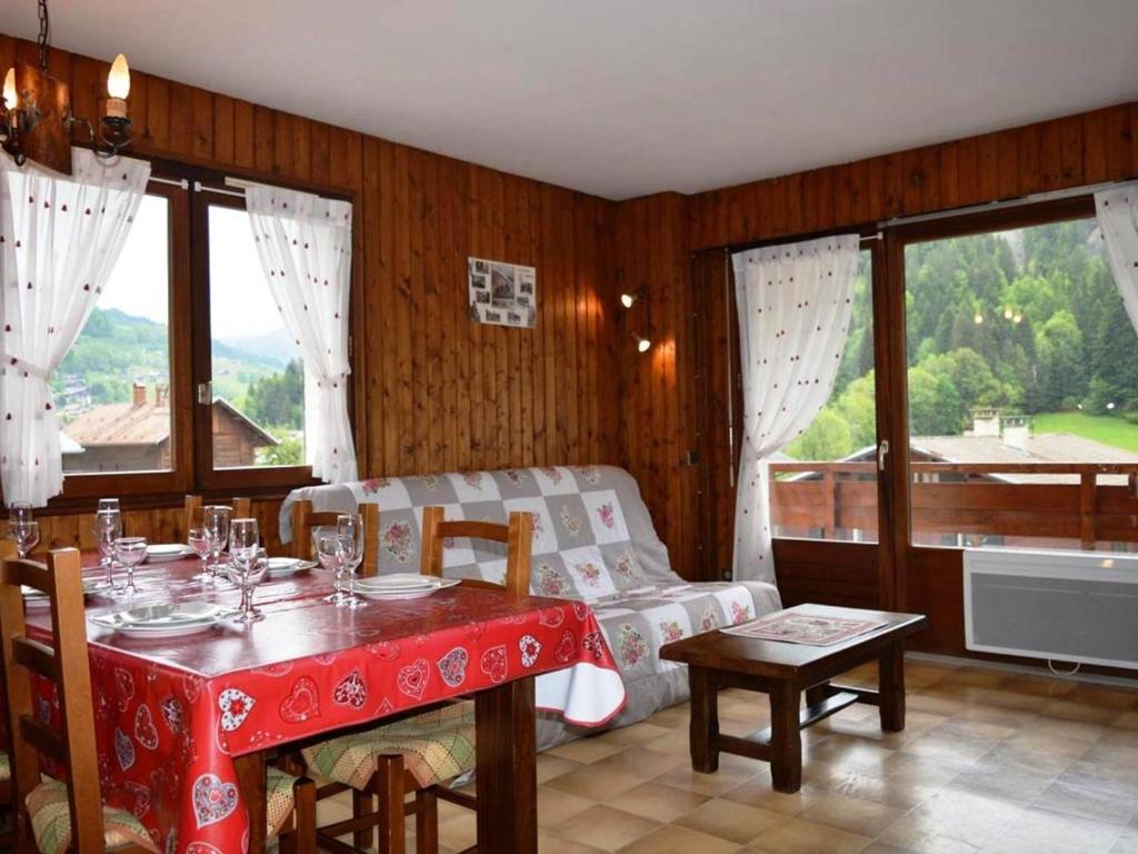 Appartement Le Grand-Bornand, 3 pièces, 6 personnes - FR-1-241-55 Residence Le Charvet - 1Er Ãtage - 41 Route De L' Oree Du Bois, 74450 Le Grand-Bornand