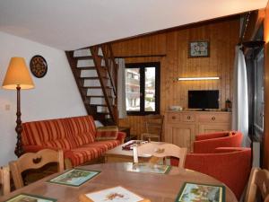 Appartement Appartement Le Grand-Bornand, 5 pièces, 8 personnes - FR-1-241-197 Merisier -  - 477 Route Du Nant Robert 74450 Le Grand-Bornand Rhône-Alpes