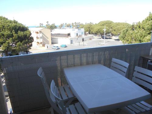Appartement Le Grau-du-Roi, 1 pièce, 4 personnes - FR-1-250-182