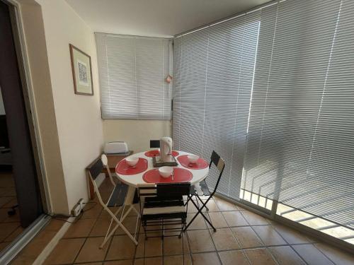 Appartement Le Grau-du-Roi, 1 pièce, 4 personnes - FR-1-250-236