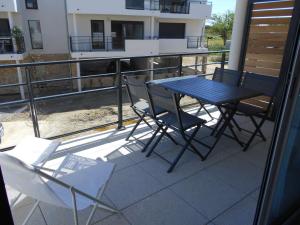 Appartement Appartement Le Grau-du-Roi, 2 pièces, 4 personnes - FR-1-250-175 145 ROUTE DE L'OUTARDE CANEPETIERE BAT C - ETAGE 1 - PORTE N° 102 30240 Le Grau-du-Roi Languedoc-Roussillon