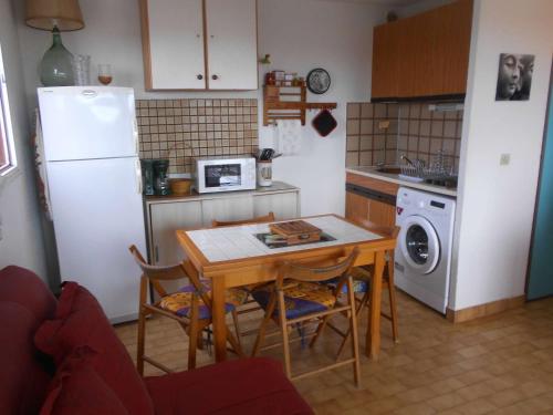 Appartement Le Grau-du-Roi, 2 pièces, 4 personnes - FR-1-250-180