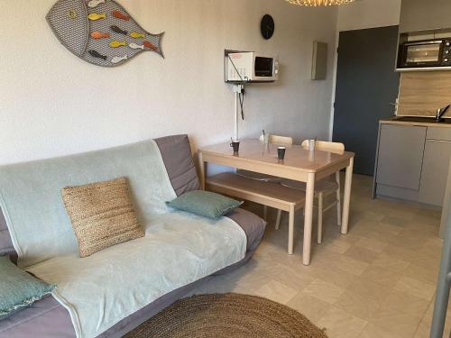 Appartement Le Grau-du-Roi, 2 pièces, 4 personnes - FR-1-250-233