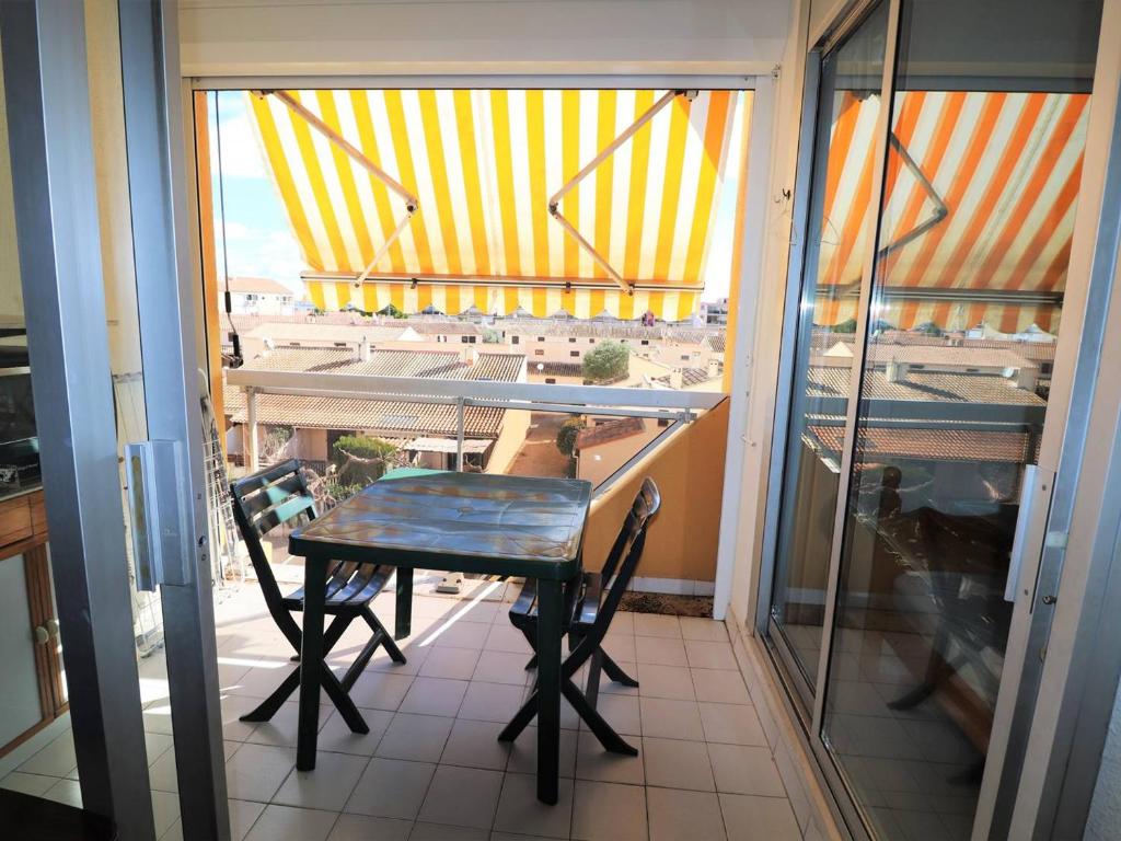 Appartement Le Grau-du-Roi, 2 pièces, 4 personnes - FR-1-307-11 368 Avenue Jean Jaures - Voiles D'Or Genois A N°153- Pk N°713 -, 30240 Le Grau-du-Roi