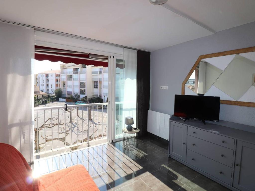 Appartement Appartement Le Grau-du-Roi, 2 pièces, 4 personnes - FR-1-307-221 Av. du Palais de la Mer Résidence Saladelles 1 1er étage n°40 parking 30 30240 Le Grau-du-Roi