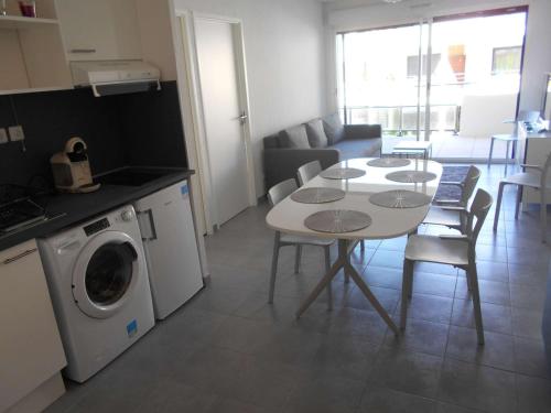 Appartement Le Grau-du-Roi, 2 pièces, 5 personnes - FR-1-250-210