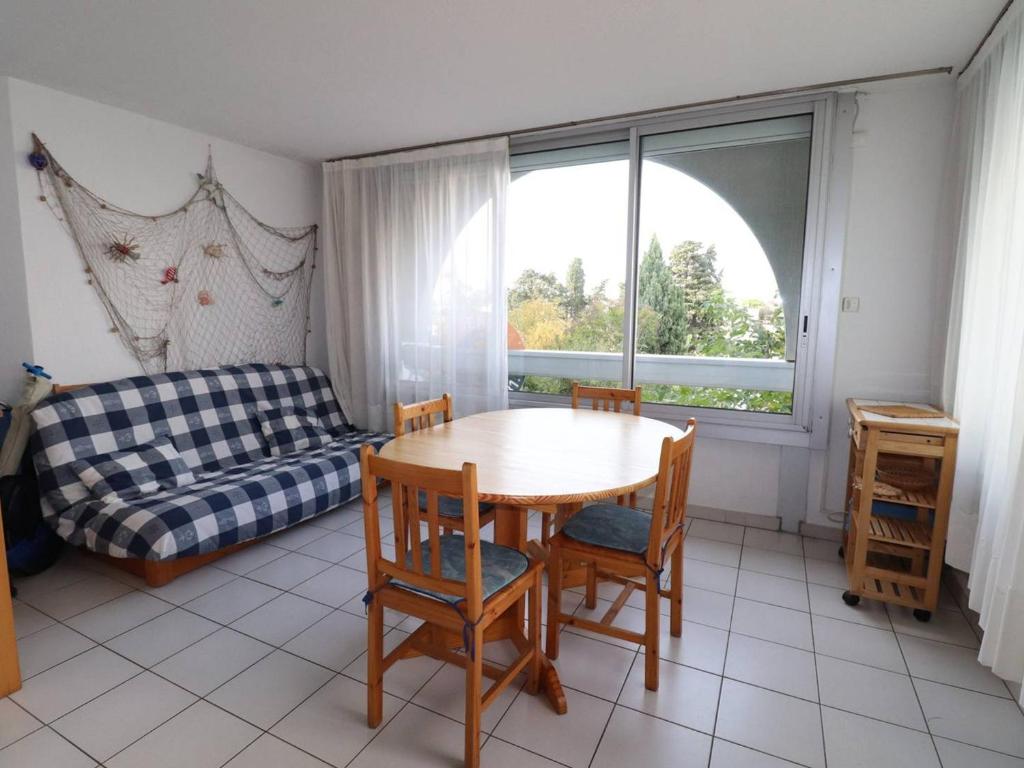 Appartement Le Grau-du-Roi, 2 pièces, 6 personnes - FR-1-307-176 Av. du Palais de la Mer Rés. Floralies 2 Les Jonquilles n°3965 1er étage pk 2086, 30240 Le Grau-du-Roi