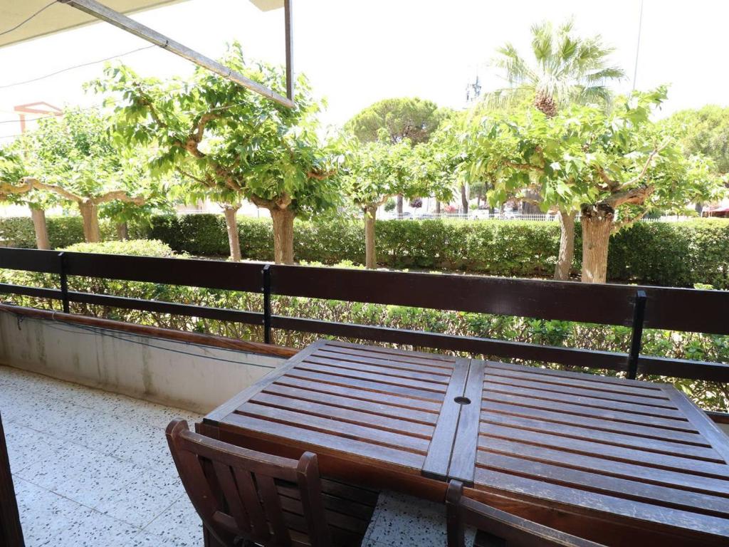 Appartement Appartement Le Grau-du-Roi, 3 pièces, 6 personnes - FR-1-307-160 2 Rue du Pic St Loup Résidence Le Vaccarès n°5 RDC parking n°5 30240 Le Grau-du-Roi