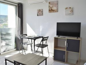 Appartement Le Lavandou, 1 pièce, 2 personnes - FR-1-251-391