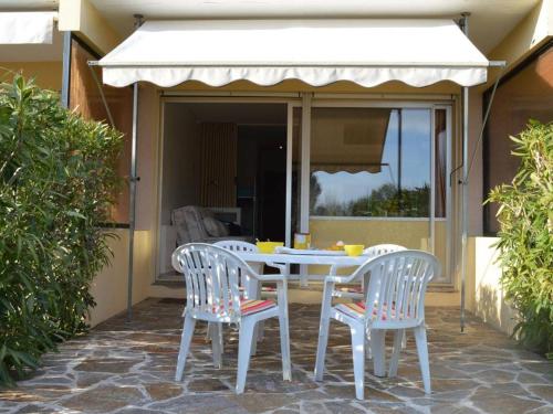 Appartement Le Lavandou, 1 pièce, 4 personnes - FR-1-251-187