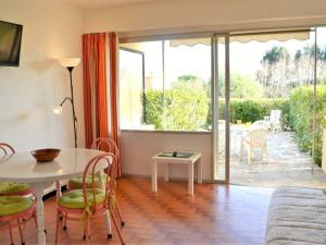 Appartement Appartement Le Lavandou, 1 pièce, 4 personnes - FR-1-251-187 Batiment A - Appartement NÂ°3 - Rue Ferrandin - 83980 Le Lavandou Provence-Alpes-Côte d\'Azur