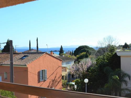 Appartement Le Lavandou, 1 pièce, 4 personnes - FR-1-251-230