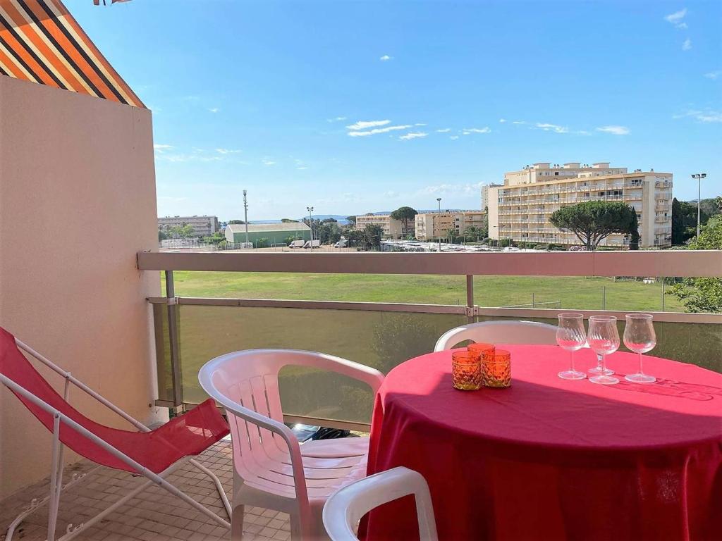 Appartement Le Lavandou, 1 pièce, 4 personnes - FR-1-251-236 Residence L' Alicastre - Batiment B4 - Appartement NÂ°315 - Avenue Du Grand Jardin, 83980 Le Lavandou