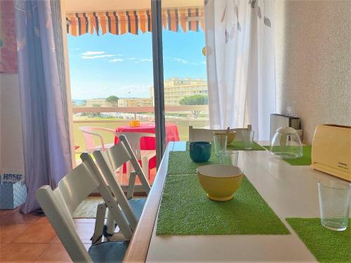 Appartement Le Lavandou, 1 pièce, 4 personnes - FR-1-251-236