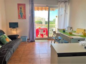 Appartement Appartement Le Lavandou, 1 pièce, 4 personnes - FR-1-251-236 Residence L' Alicastre - Batiment B4 - Appartement NÂ°315 - Avenue Du Grand Jardin 83980 Le Lavandou Provence-Alpes-Côte d\'Azur