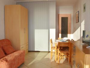 Appartement Le Lavandou, 1 pièce, 4 personnes - FR-1-251-251