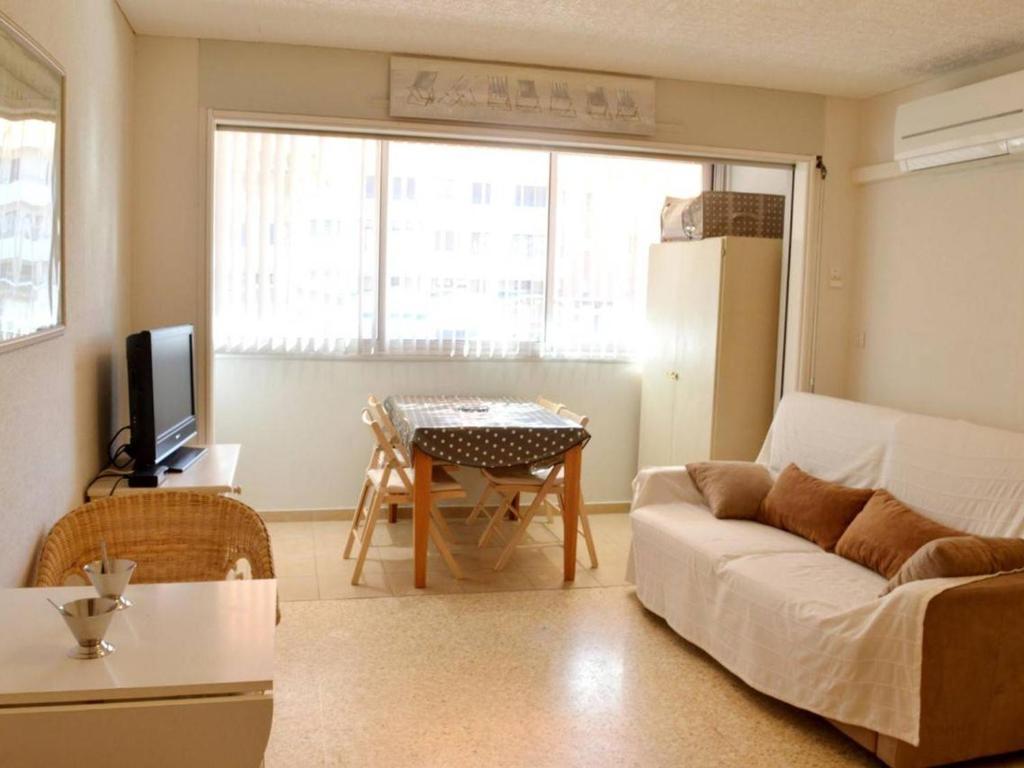 Appartement Le Lavandou, 1 pièce, 4 personnes - FR-1-251-299 Appartement  NÂ° 2  - Avenue Du President Auriol -, 83980 Le Lavandou