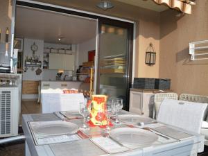 Appartement Le Lavandou, 1 pièce, 4 personnes - FR-1-251-306