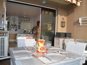 Appartement Appartement Le Lavandou, 1 pièce, 4 personnes - FR-1-251-306 Batiment Campanule -  Appartement NÂ°108 - Avenue Du Pilon De Saint-Clair - 83980 Le Lavandou Provence-Alpes-Côte d\'Azur