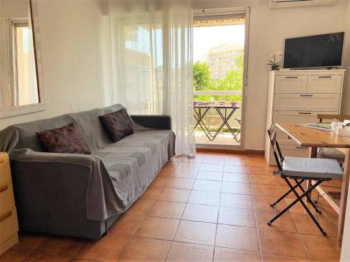 Appartement Le Lavandou, 1 pièce, 4 personnes - FR-1-251-422