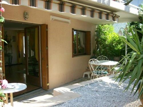 Appartement Le Lavandou, 2 pièces, 4 personnes - FR-1-251-12