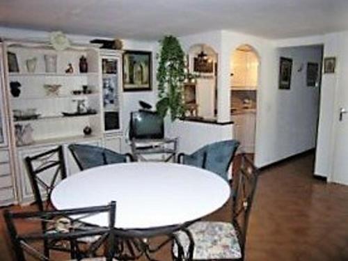 Appartement Le Lavandou, 2 pièces, 4 personnes - FR-1-251-12