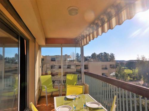 Appartement Le Lavandou, 2 pièces, 4 personnes - FR-1-251-200