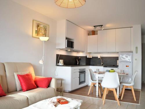 Appartement Le Lavandou, 2 pièces, 4 personnes - FR-1-251-212