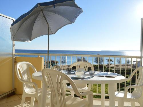 Appartement Le Lavandou, 2 pièces, 4 personnes - FR-1-251-221