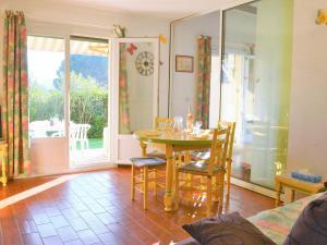 Appartement Le Lavandou, 2 pièces, 4 personnes - FR-1-251-238