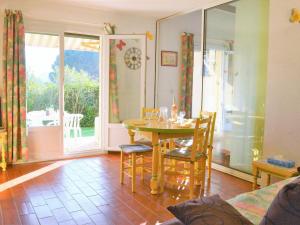 Appartement Appartement Le Lavandou, 2 pièces, 4 personnes - FR-1-251-238 Residence Les Mas De Pramousquier - Batiment  H - Appartement NÂ°13 - Chemin De La Faverolle 83980 Le Lavandou Provence-Alpes-Côte d\'Azur