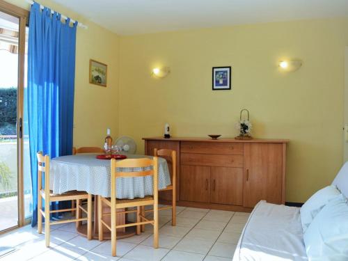 Appartement Le Lavandou, 2 pièces, 4 personnes - FR-1-251-282